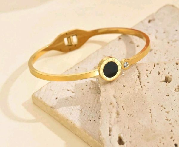 The Estee Bangle